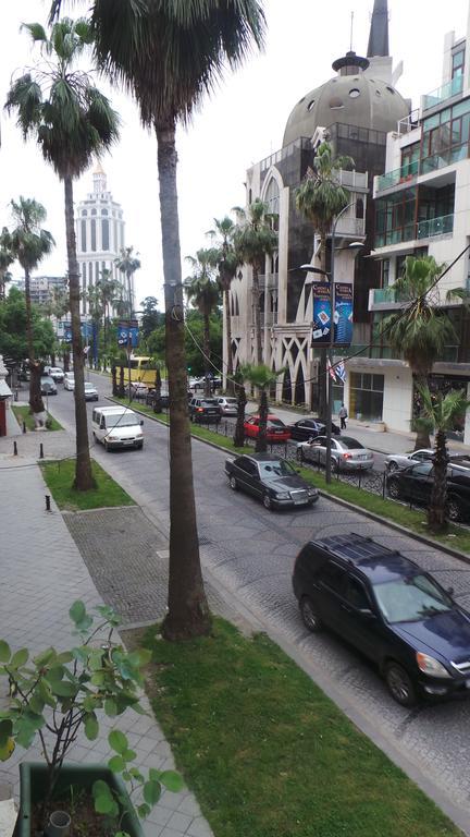 Cheap And Chic Batumi Exterior foto